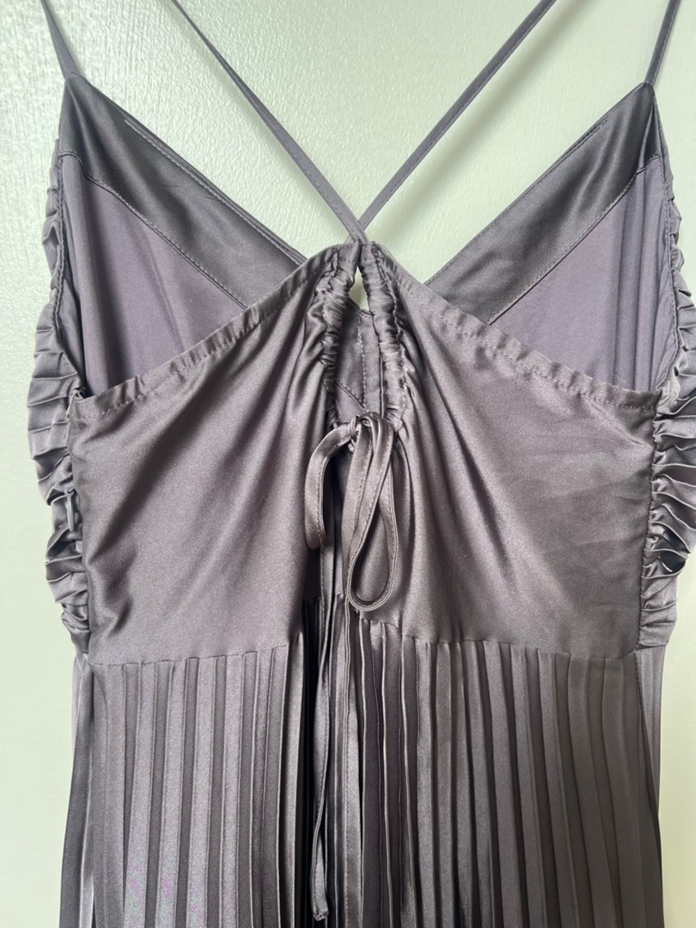 Solaire Pleated Flowing Cocktail Dress in Dusty Amethyst - Size 0, Petite - Picture 6 of 9
